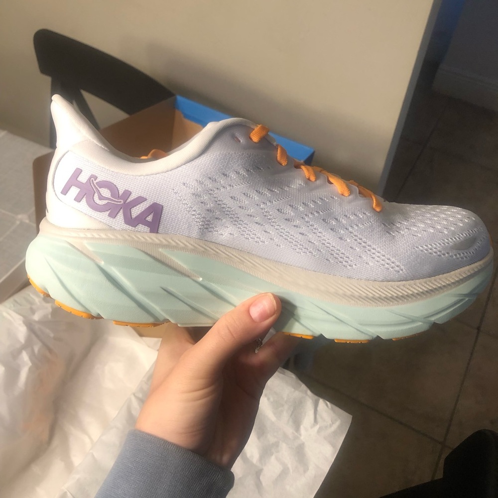 HOKA Clifton 8